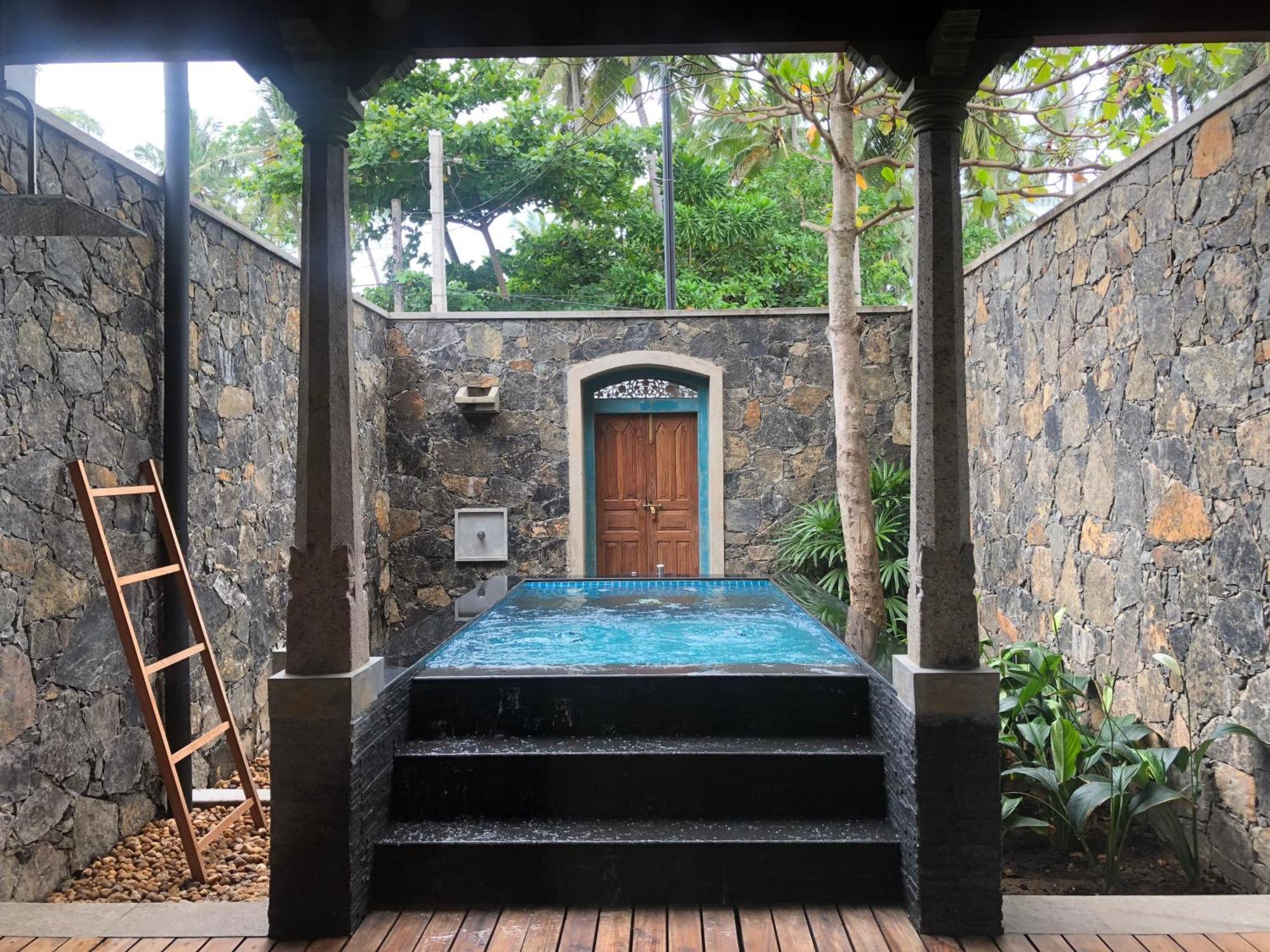 Royal Indigo Villa أونا واتونا المظهر الخارجي الصورة